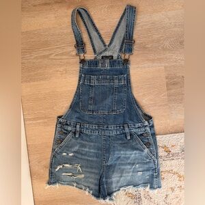 Abercrombie & Fitch Distressed Jean Short Overalls | Size XS